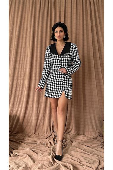 Siyah Çift Düğmeli Ceket ve Mini Etek Takım