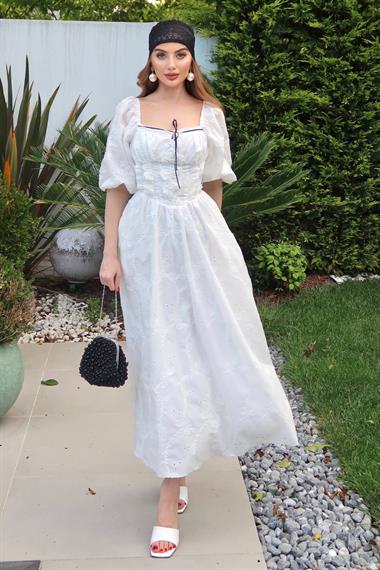 Beyaz Dantel Detaylı Brode Elbise