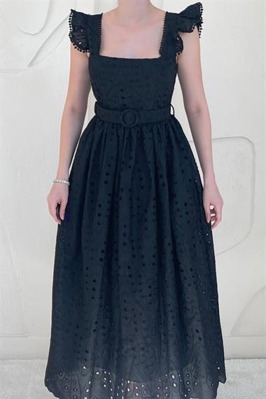 Siyah Dantel Detaylı Kemerli Brode Elbise