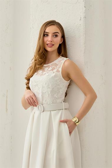 Beyaz Halter Kol Dantel Detaylı Kemerli Elbise