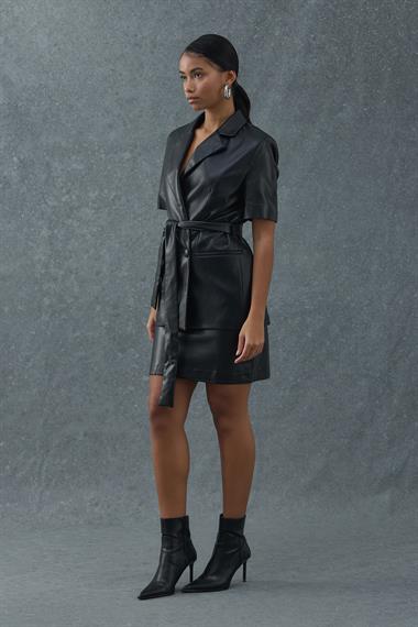 Siyah Deri Ceket ve Etek Takım