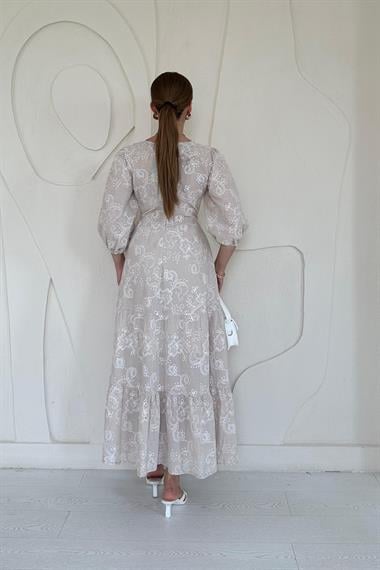 Bej Düğmeli Brode Elbise