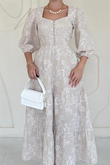 Bej Düğmeli Brode Elbise