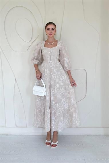 Bej Düğmeli Brode Elbise