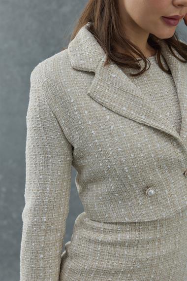 Bej Düğmeli Ceket ve Elbise Takım