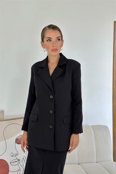 Siyah Düğmeli Ceket ve Etek Takım