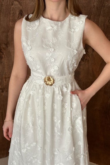 Ekru 3d Brode Detaylı Elbise