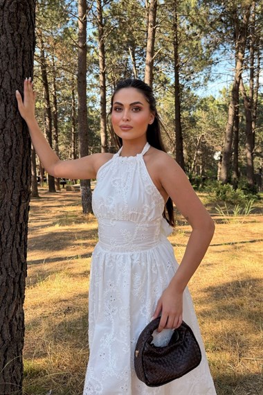 Ekru Boyundan Bağlamalı Elbise