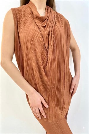 Taba Bağlamalı Bluz ve Etek Takım