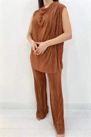 Taba Bağlamalı Bluz ve Etek Takım