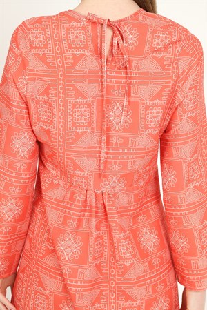 Kırmızı Desenli Boyundan Bağlamalı Elbise