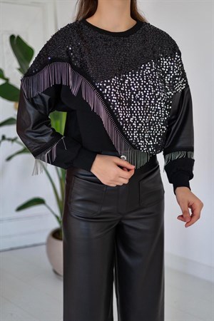 Siyah Tasarımlı Kazak