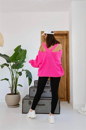 Pembe Yaka Detay Triko Kazak