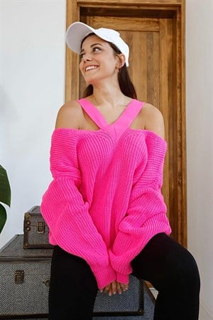 Pembe Yaka Detay Triko Kazak