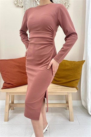 Pudra Yırtmaçlı ve Büzgülü Elbise