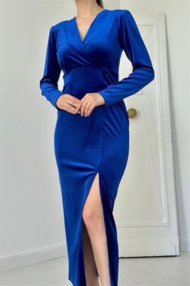 Saks Eteği Yırtmaçlı Kruvaze Kadife Elbise