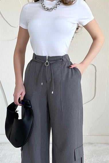 Önden Fermuarlı Cep Detaylı Pantolon