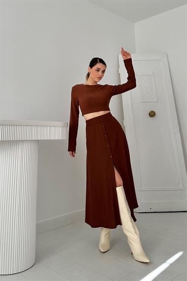 Kahverengi Fitilli Bluz ve Etek Takım