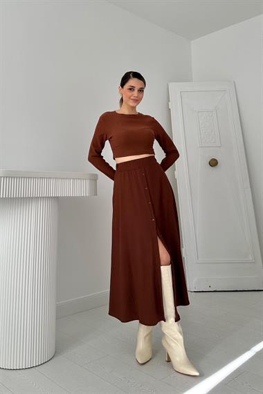 Kahverengi Fitilli Bluz ve Etek Takım