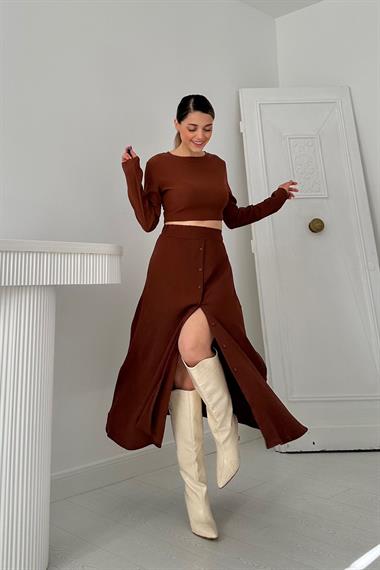 Kahverengi Fitilli Bluz ve Etek Takım