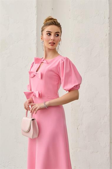 Pembe Fiyonk Detaylı  Midi Elbise