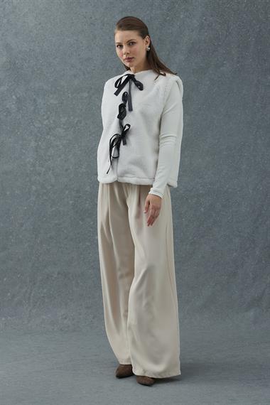 Ekru Fiyonklu Peluş Yelek