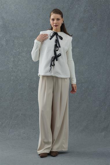 Ekru Fiyonklu Peluş Yelek