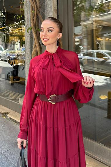 Bordo Fular Yaka Detaylı Kemerli Şifon Elbise