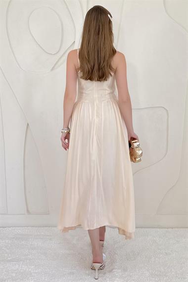 Bej Göğüs Kuplu Asklı Midi Elbise