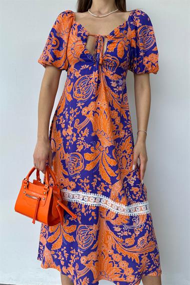 Turuncu Göğüsten Bağlamalı Elbise