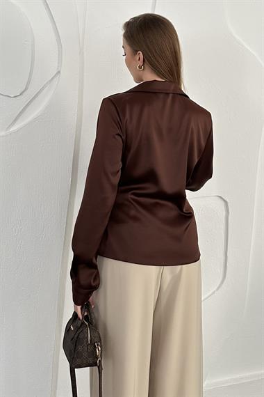 Kahverengi Gold Aksesuar Detaylı Saten Bluz