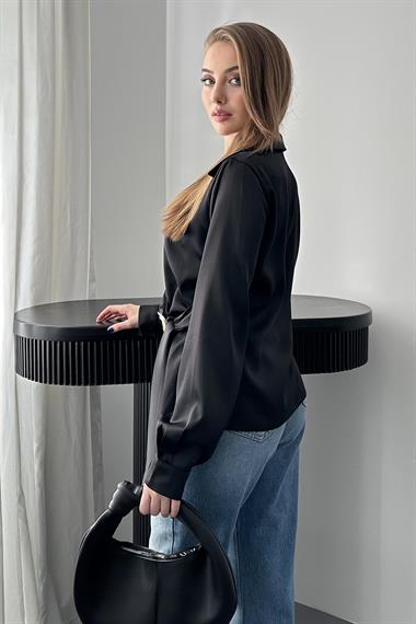 Siyah Gold Aksesuar Detaylı Saten Bluz