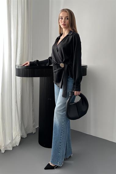 Siyah Gold Aksesuar Detaylı Saten Bluz