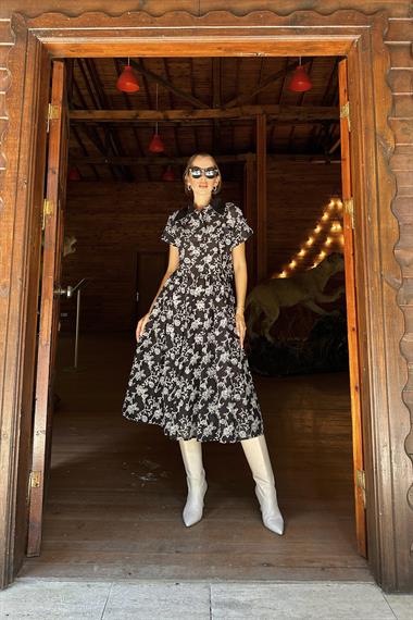 Siyah Gömlek ve Etek Takım