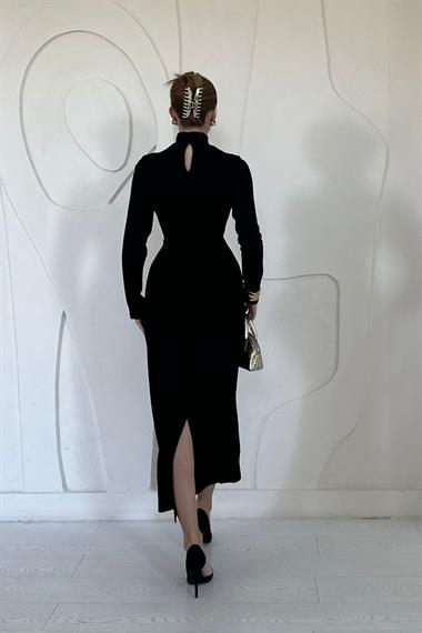 Siyah Gül Detaylı Düz Elbise