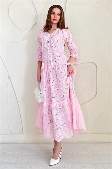 Pembe Astarlı Hakim Yaka Brode Elbise