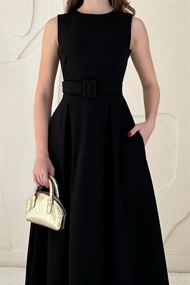 Siyah Halter Yaka Kloş Elbise