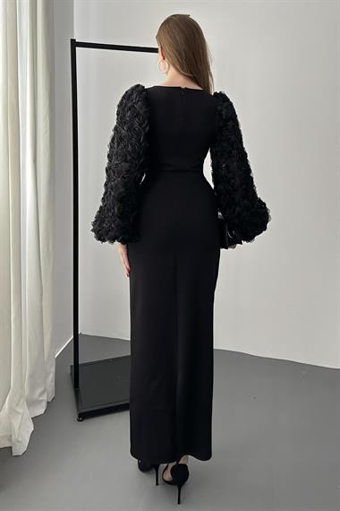 Siyah İncili Kare Yaka Kolları Gül Detaylı Elbise