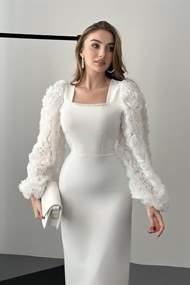 Ekru İncili Kare Yaka Kolları Gül Detaylı Elbise