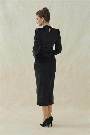 Siyah Işıltı Detaylı Midi Boy Kadife Elbise