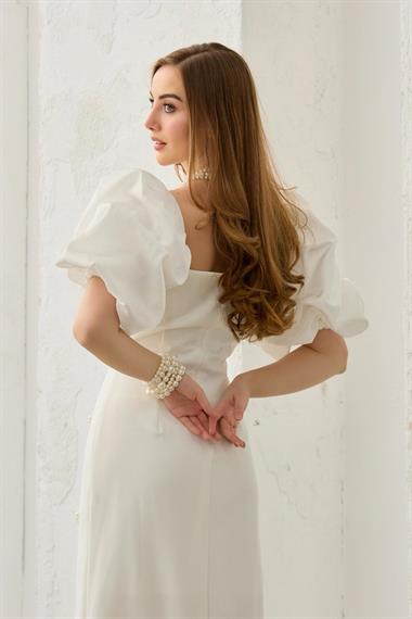 Beyaz Kolu Garnili İşleme Detaylı Elbise