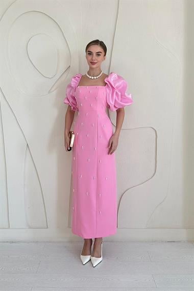 Pembe Kolu Garnili İşleme Detaylı Elbise