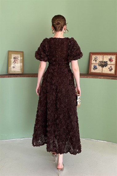 Kahve Güllü Elbise