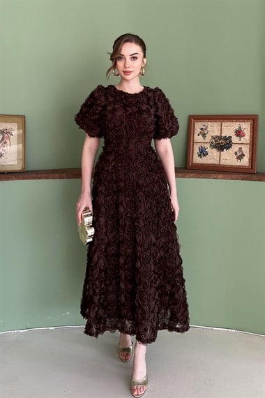 Kahve Güllü Elbise