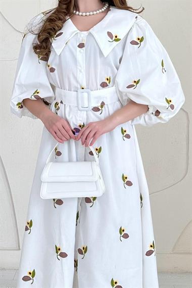 Kahverengi Yakası Çiçek Motifli Kemerli Elbise