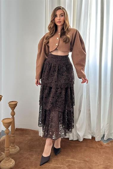 Kat Kat Detaylı Astarlı Dantel Etek