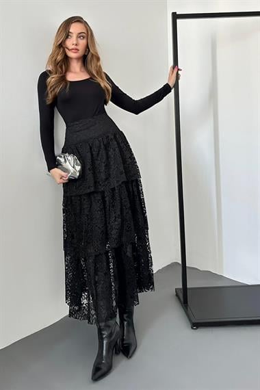 Kat Kat Detaylı Astarlı Dantel Etek