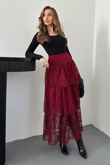 Kat Kat Detaylı Astarlı Dantel Etek