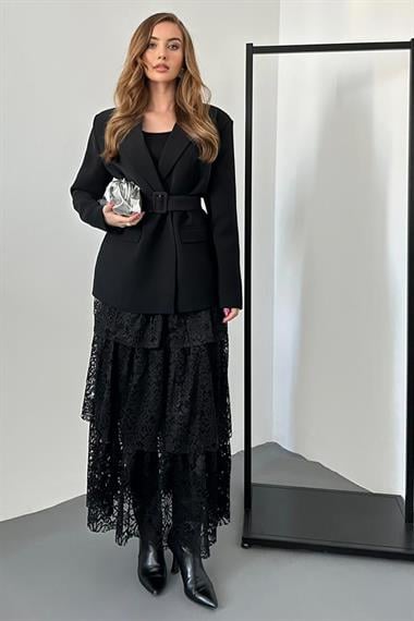 Kat Kat Detaylı Astarlı Dantel Etek