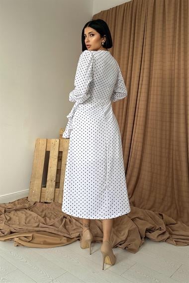 Beyaz Katlı Fırfır Detaylı V Yaka Elbise